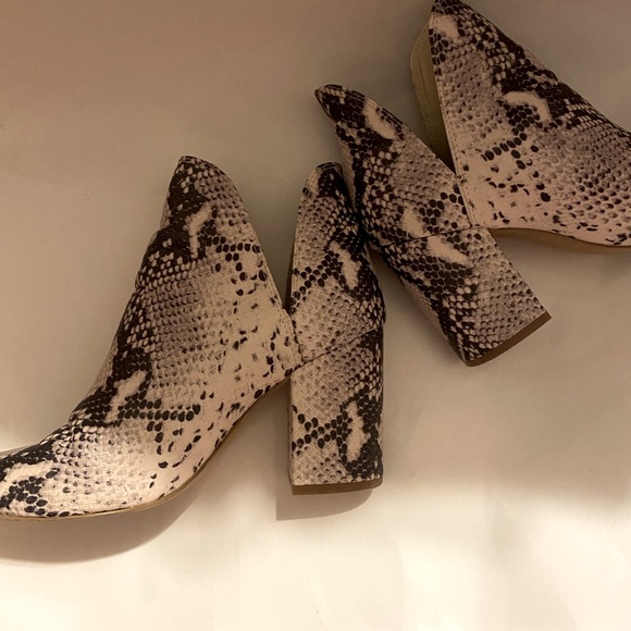 Steve Madden Rookie Snakeskin ankle  bootie Women’s size 8.5 - Picture 1 of 7